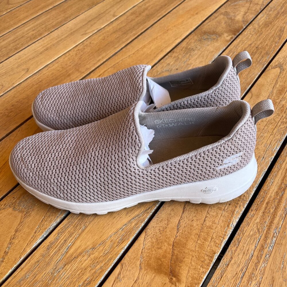 Skechers Women’s Goga Max Slip Ons Size 8.5